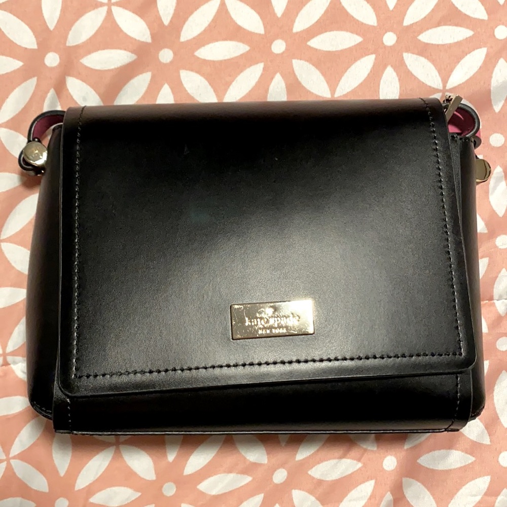 Elegant leather crossbody